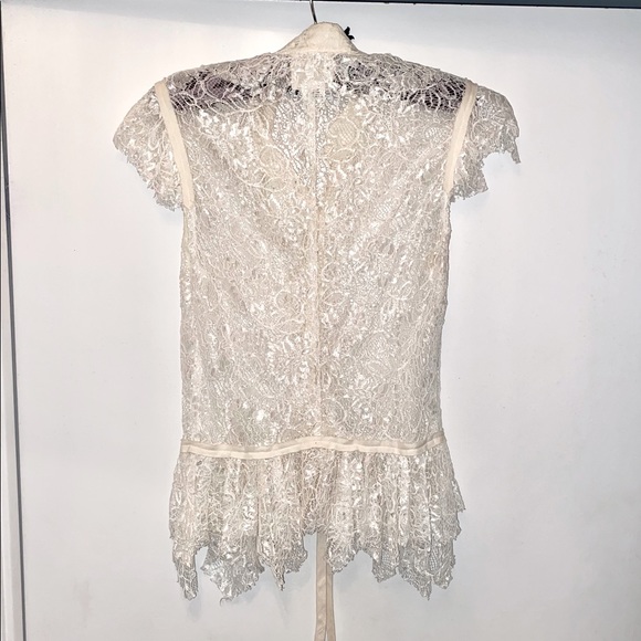 Mason lace blouse with faux pearl buttons - Picture 2 of 3